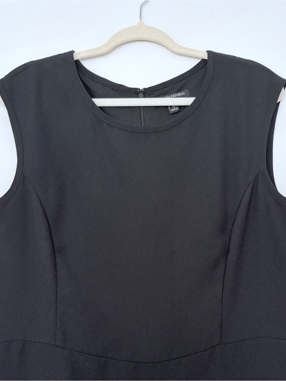 Banana Republic Black Sleeveless Shift Dress